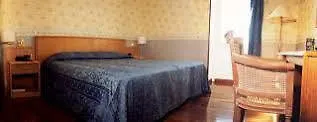 Summit Hotel Rome