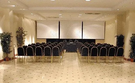Hotel Summit