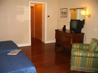 Summit Hotel